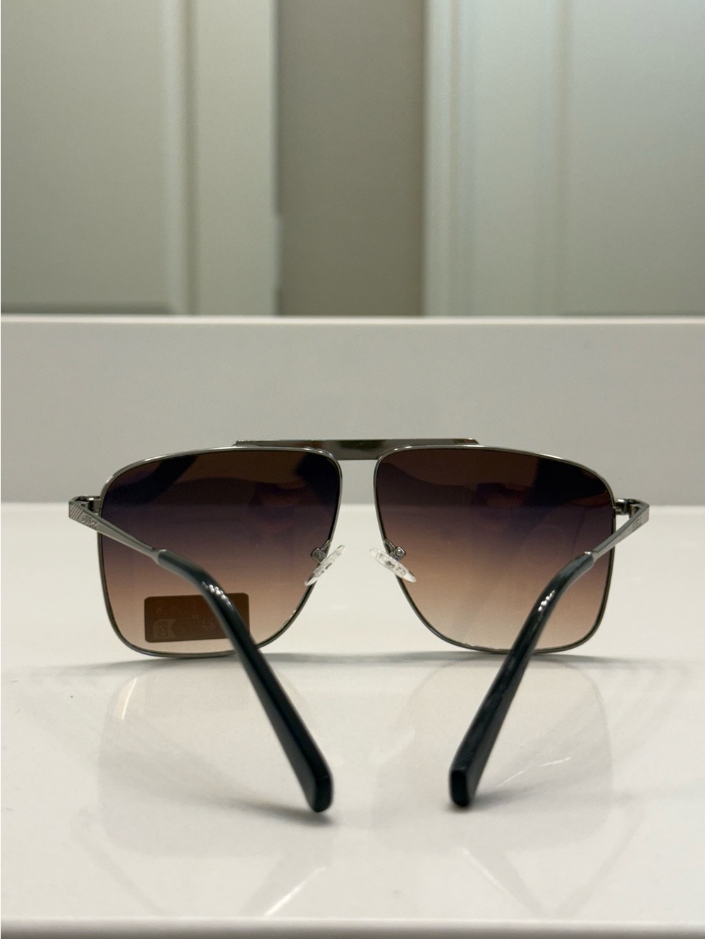 GUESS Aviator Sunglasses in GRADIENT Brown NWOT - Picture 10 of 13